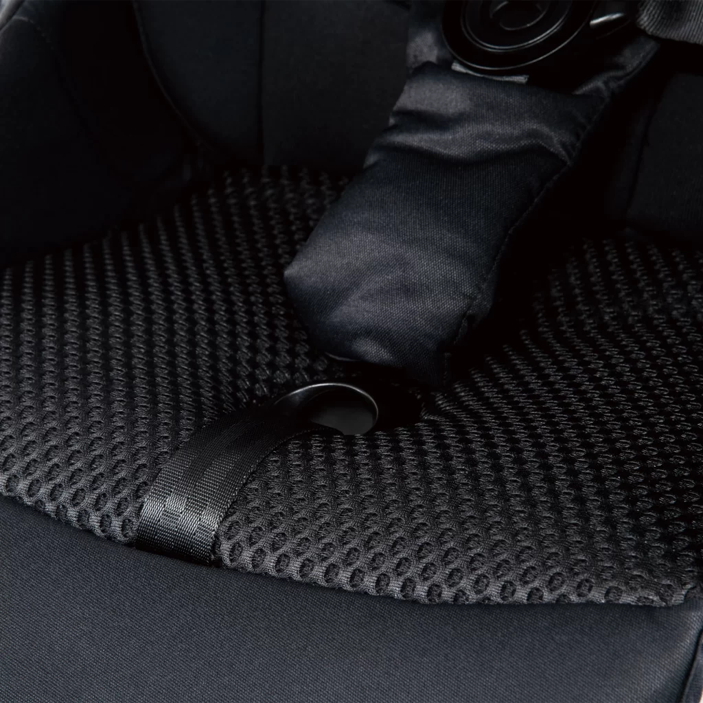 サイベックスメリオカーボン2025_座面がフルメッシュになったことを示す画像