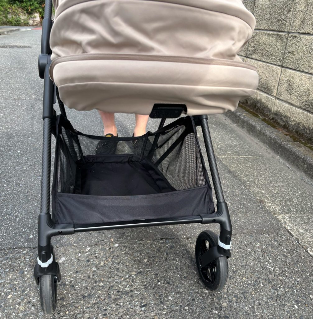 荷物入れが大きいことを示す画像①